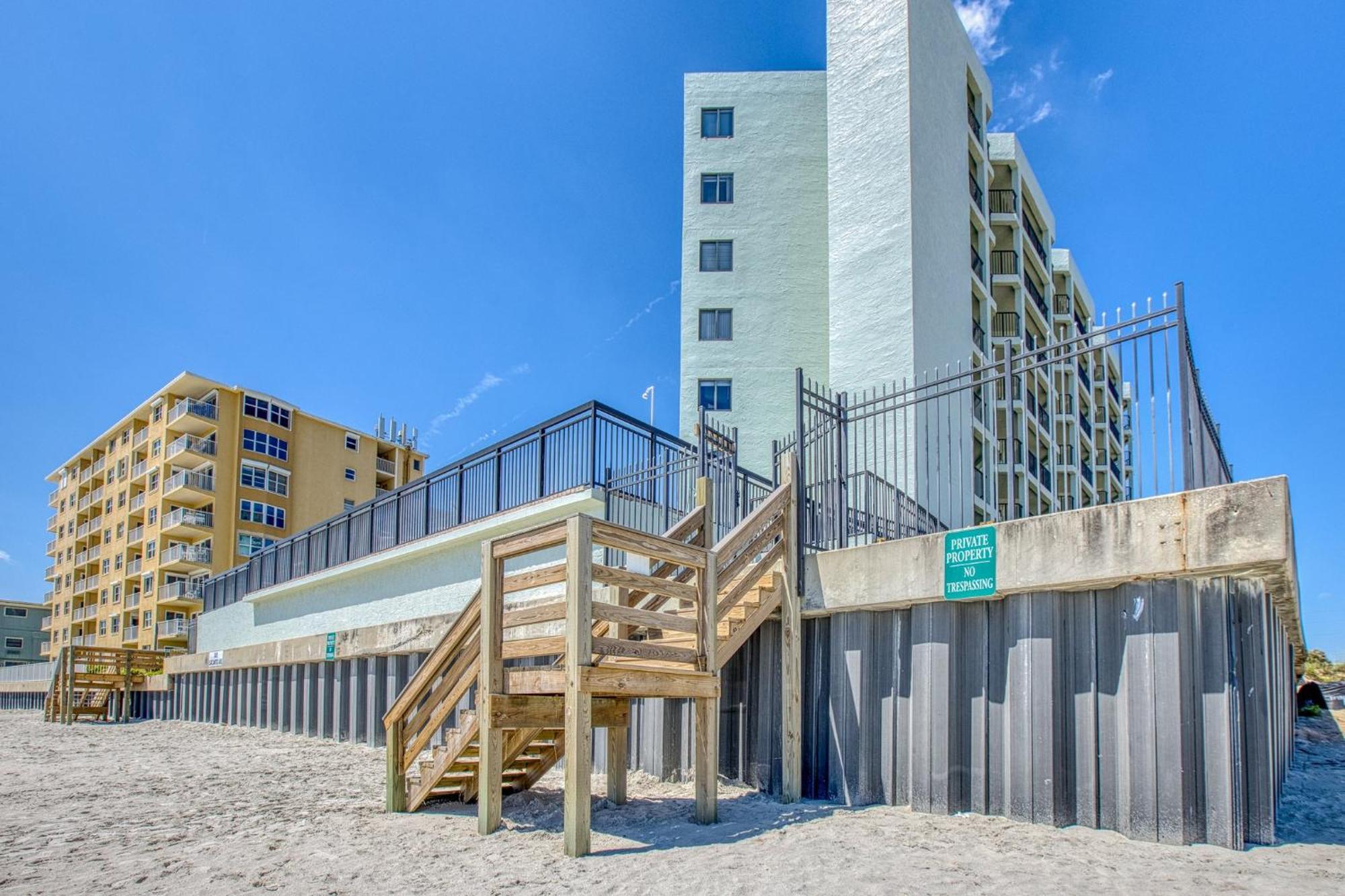 Ocean View With A Beachfront Pool At Ocean Trillium Condo ~ 702 New Smyrna Beach Exterior photo